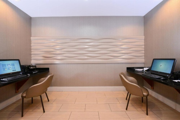 SpringHill Suites by Marriott Corona Riverside image 13